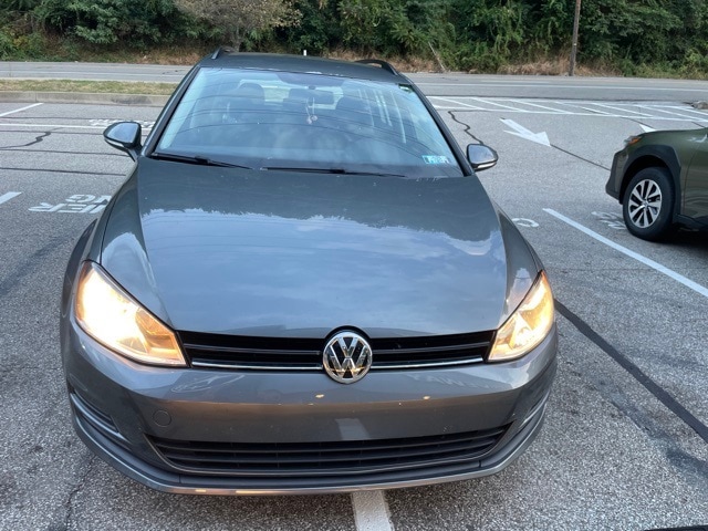Thumbnail: 2017 Volkswagen e-Golf - 6