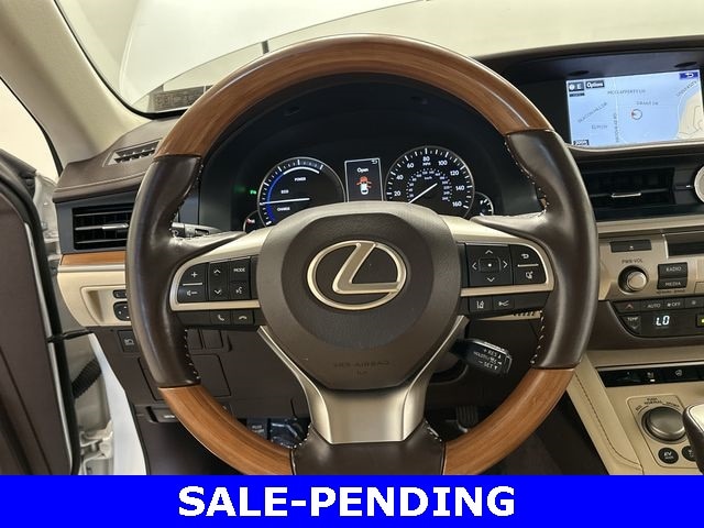 Thumbnail: 2016 Lexus ES - 8