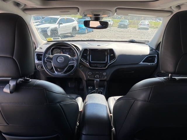 Thumbnail: 2019 Jeep Cherokee - 18