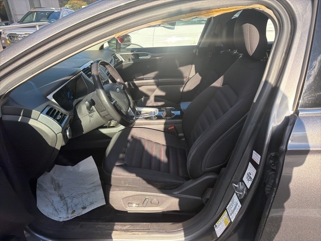 Thumbnail: 2014 Ford Fusion - 11