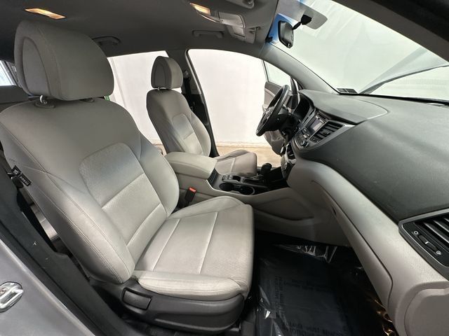 Thumbnail: 2017 Hyundai Tucson - 18