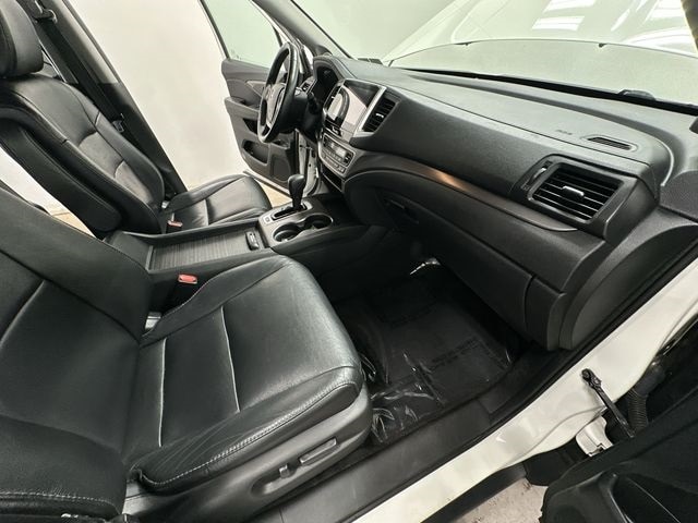 Thumbnail: 2017 Honda Pilot - 21