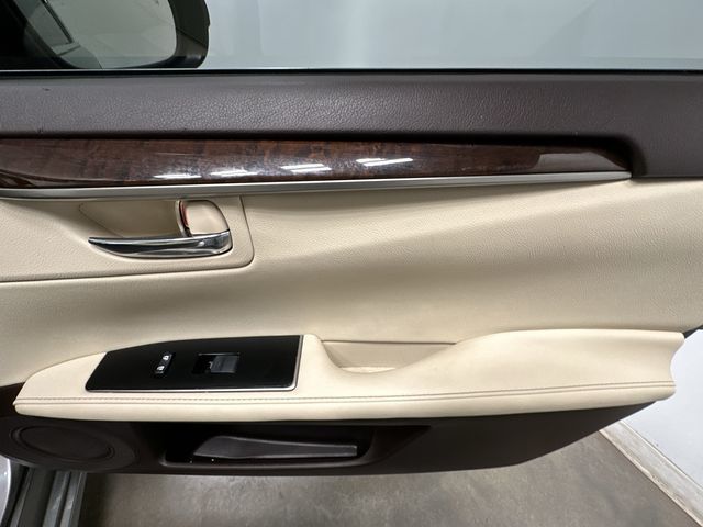 Thumbnail: 2017 Lexus ES - 25