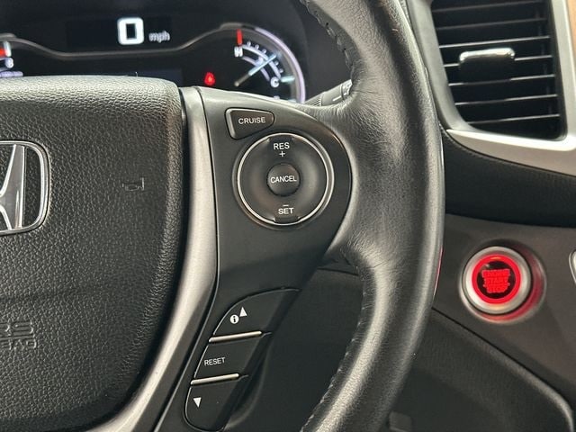 Thumbnail: 2017 Honda Pilot - 10