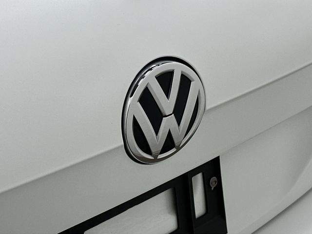 Thumbnail: 2018 Volkswagen e-Golf - 29