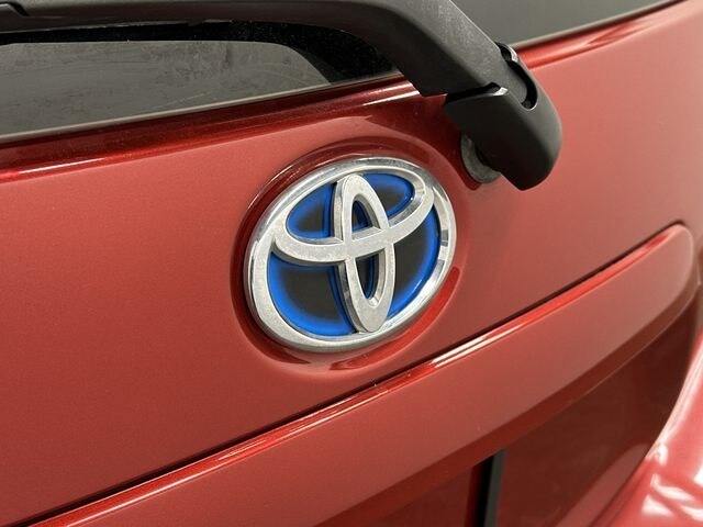 Thumbnail: 2015 Toyota Prius c - 23