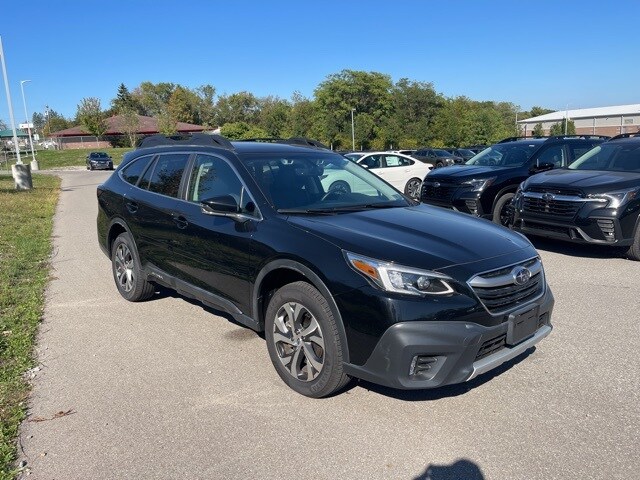 2022 Subaru Outback Limited photo 3
