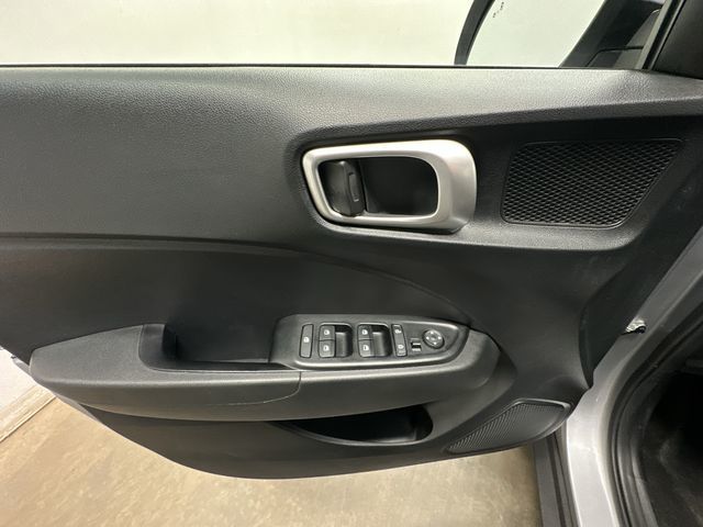 Thumbnail: 2022 Hyundai Venue - 17