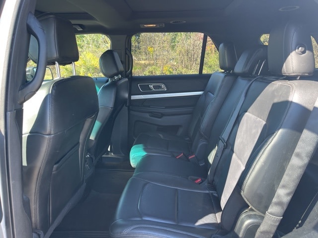 Thumbnail: 2016 Ford Explorer - 10