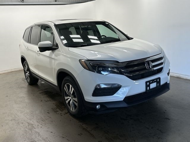 Thumbnail: 2017 Honda Pilot - 33