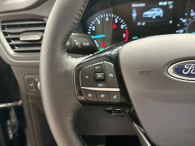 Thumbnail: 2021 Ford Escape - 8