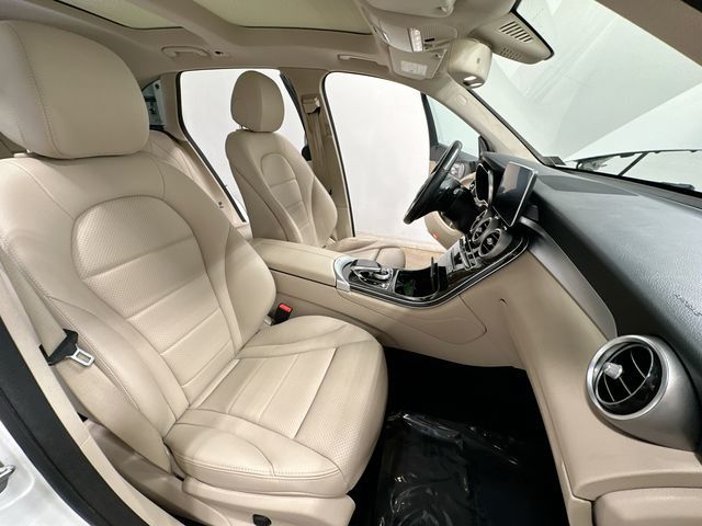 Thumbnail: 2018 Mercedes-Benz GLC - 23