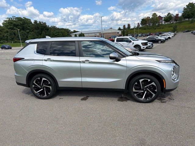 2022 Mitsubishi Outlander SE - Photo 6