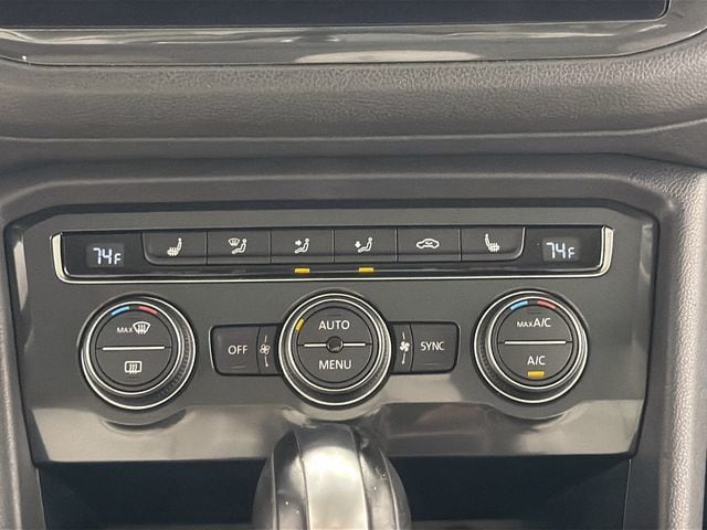 Thumbnail: 2018 Volkswagen Tiguan - 17