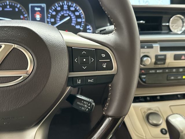 Thumbnail: 2017 Lexus ES - 10