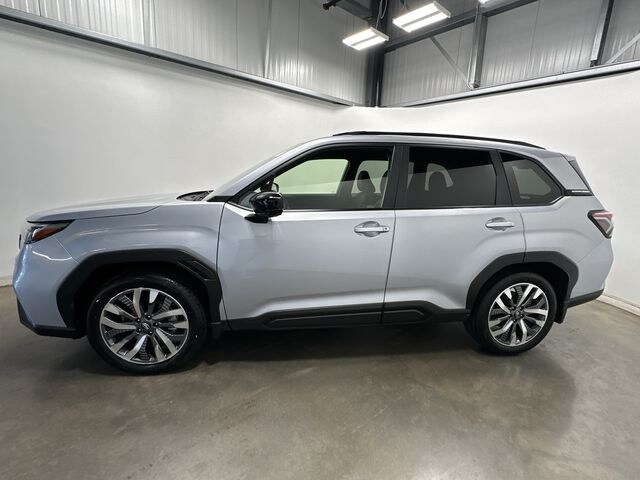 2025 Subaru Forester Touring photo 2