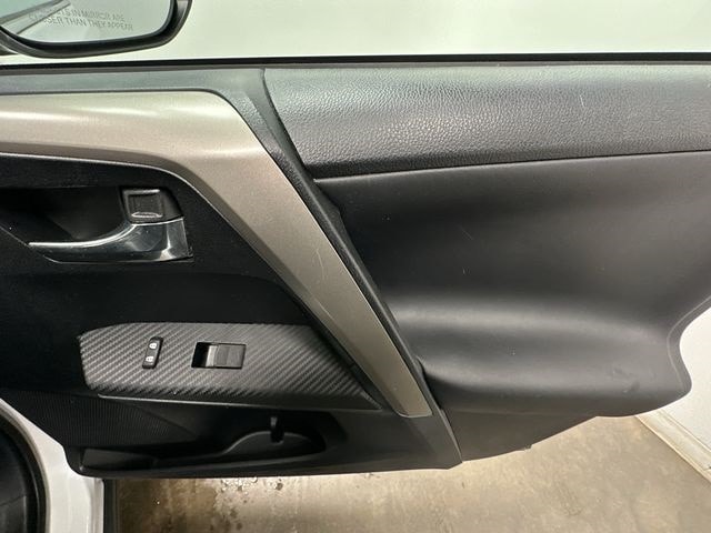 Thumbnail: 2013 Toyota RAV4 - 24