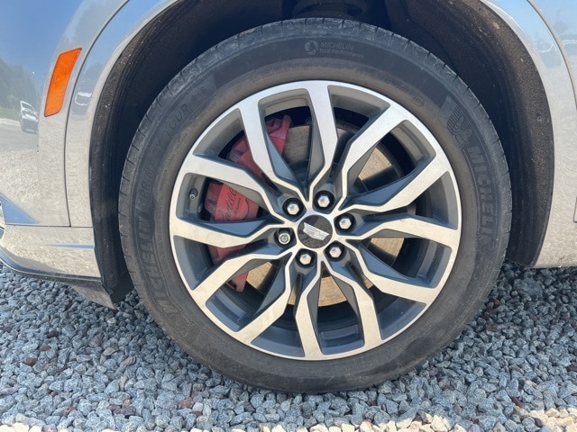 Thumbnail: 2022 Cadillac XT6 - 4