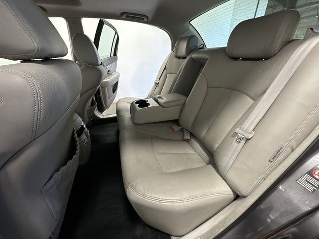 Thumbnail: 2009 Kia Amanti - 16