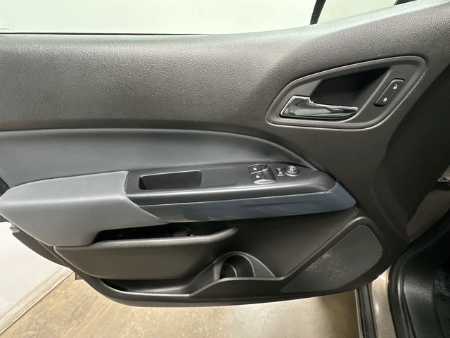 Thumbnail: 2016 Chevrolet Colorado - 16