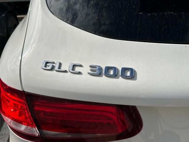 Thumbnail: 2018 Mercedes-Benz GLC - 9