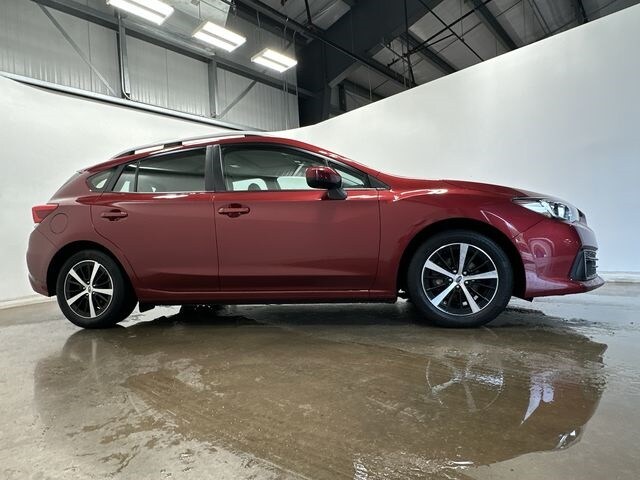 2023 Subaru Impreza Premium photo 3