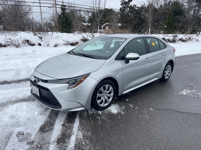 2023 Toyota Corolla LE's photo