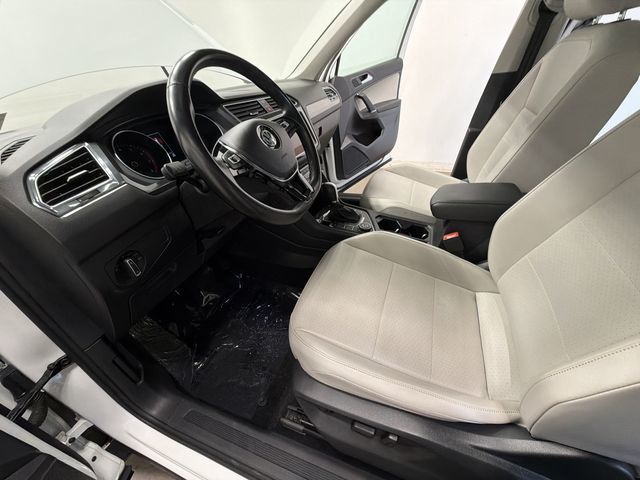 Thumbnail: 2018 Volkswagen Tiguan - 18