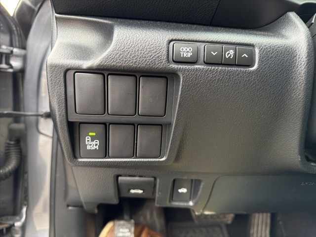 Thumbnail: 2016 Lexus IS - 23