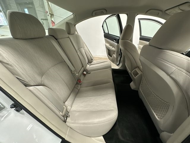 Thumbnail: 2013 Subaru Legacy - 20