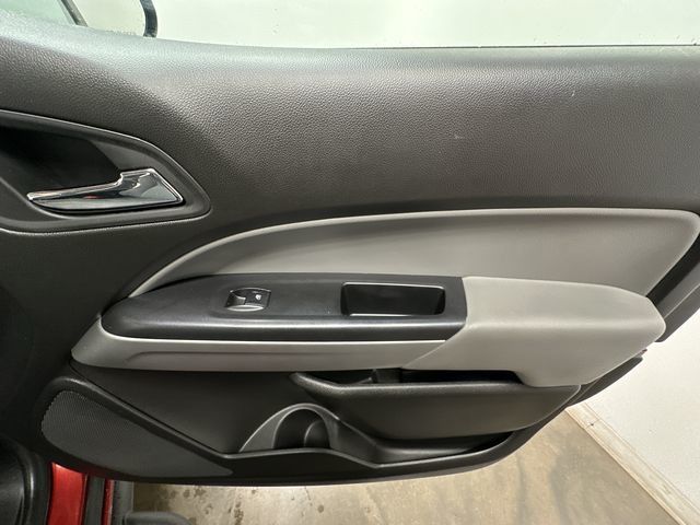 Thumbnail: 2016 Chevrolet Colorado - 21