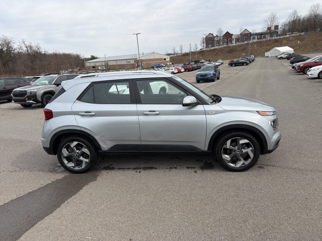 Thumbnail: 2022 Hyundai Venue - 6