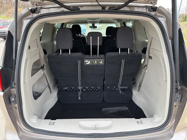 Thumbnail: 2018 Chrysler Pacifica - 12