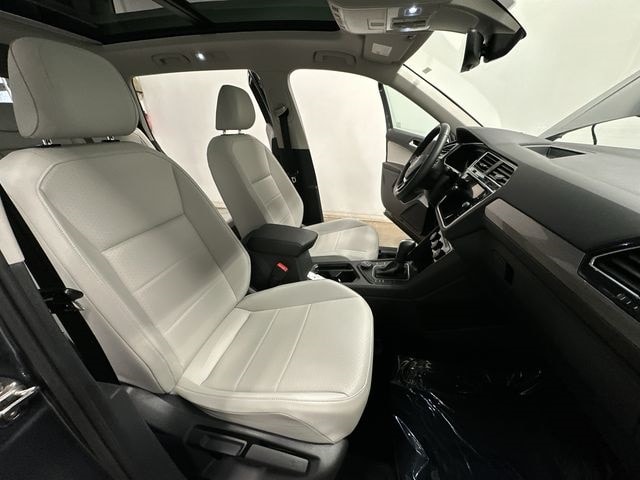 Thumbnail: 2020 Volkswagen Tiguan - 23