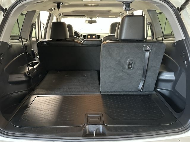 Thumbnail: 2017 Honda Pilot - 26