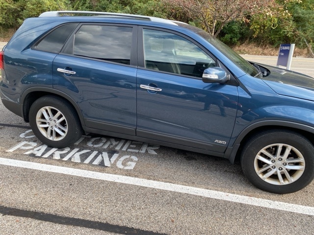 Thumbnail: 2015 Kia Sorento - 4