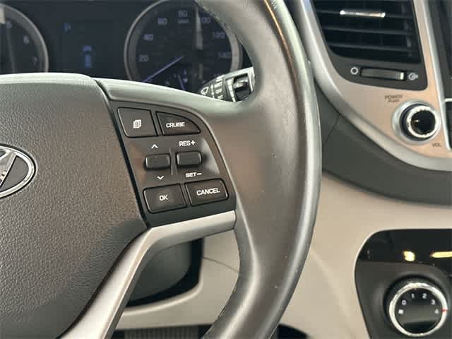 Thumbnail: 2017 Hyundai Tucson - 9