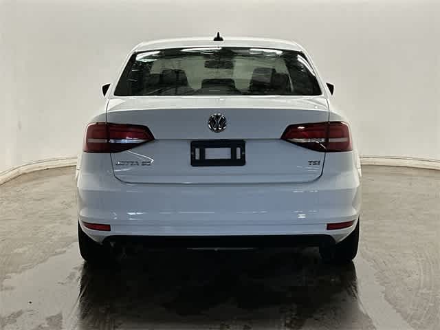 Thumbnail: 2017 Volkswagen Jetta - 4