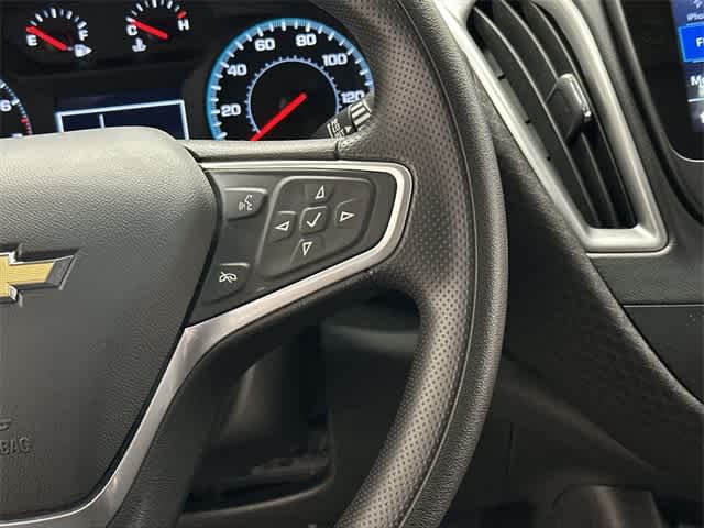 Thumbnail: 2022 Chevrolet Malibu - 9