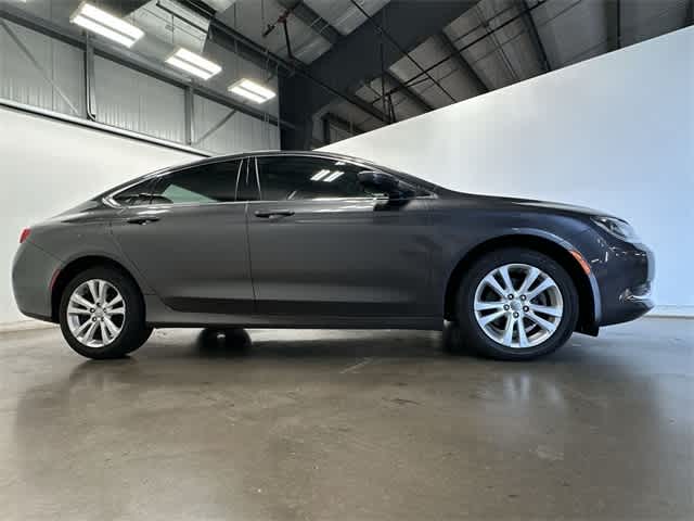 Thumbnail: 2015 Chrysler 200 - 3