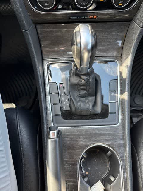 Thumbnail: 2016 Volkswagen Passat - 21