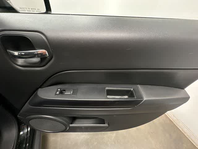 Thumbnail: 2015 Jeep Patriot - 19