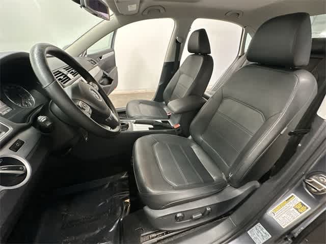 Thumbnail: 2012 Volkswagen Passat - 14