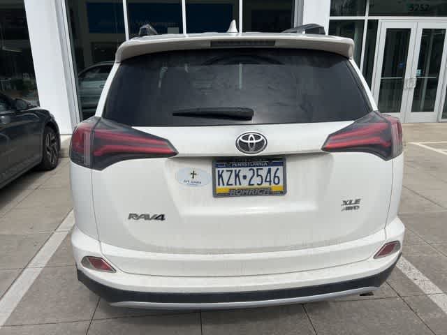 Thumbnail: 2018 Toyota RAV4 - 3