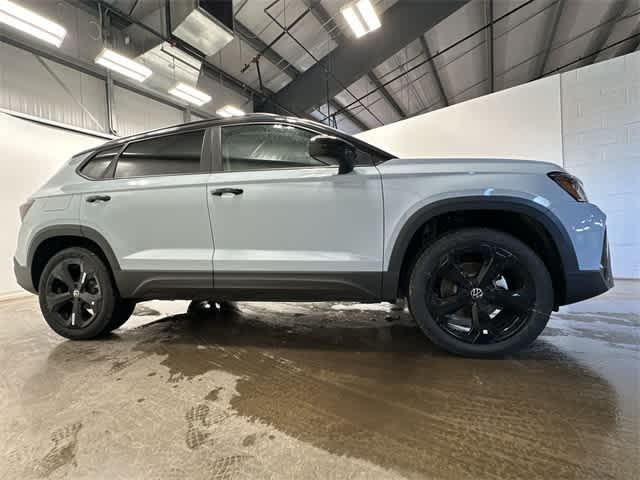 Thumbnail: 2026 Volkswagen Taos - 3