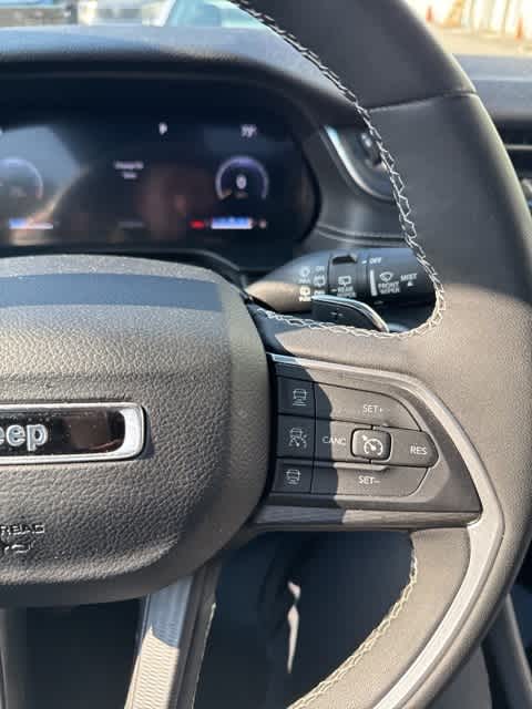 Thumbnail: 2023 Jeep Grand Cherokee - 15