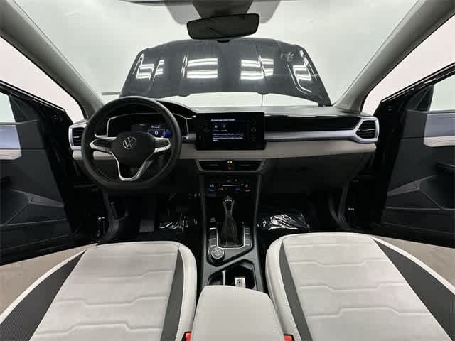 Thumbnail: 2025 Volkswagen Taos - 20