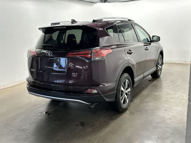 Thumbnail: 2016 Toyota RAV4 - 31