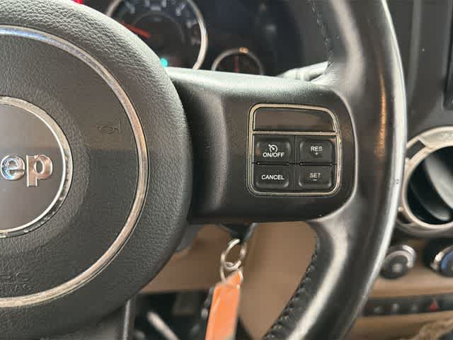 Thumbnail: 2012 Jeep Wrangler - 9