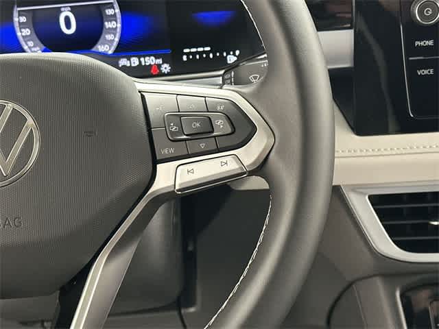 Thumbnail: 2025 Volkswagen Taos - 10